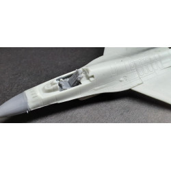 Rise144 Models Rm029 1/144 F-16 Aces Ii Seat Revell Kit 2x Accessories Kit