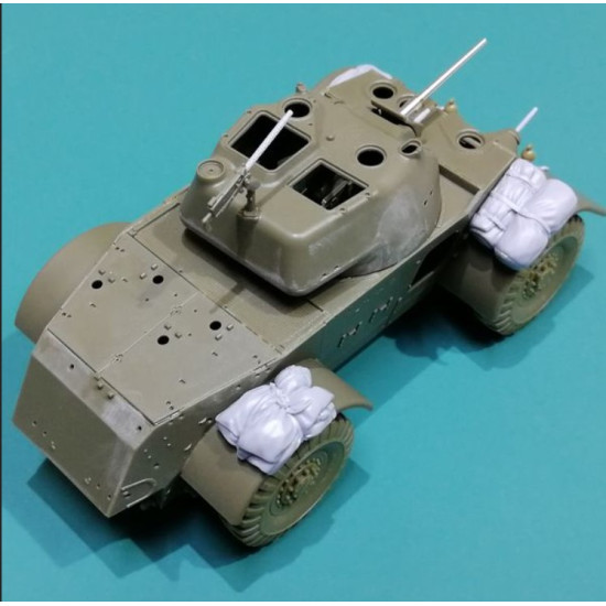 Eureka Er-3570 1/35 T17e1 Staghound A/C Mk.i Model From Bronco