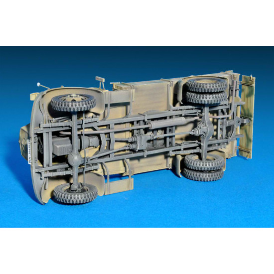 L1500A 4x4 cargo truck 1/35 Miniart 35150