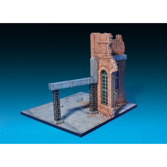 Ruined factory with base 1/35 Miniart 36053