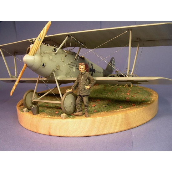 Roden 613 1/32 Pfalz D.iii German Biplane-fighter Wwi Plastic Model Kit