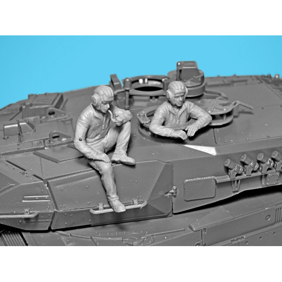 Icm 35757 1/35 Leopard 2 Crew Of The Armed Forces Of Ukraine