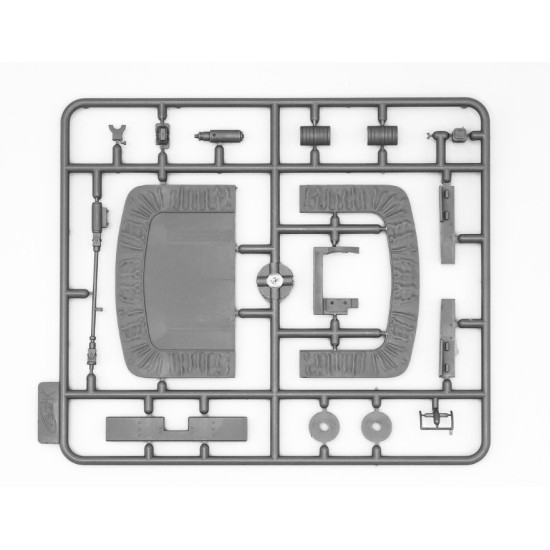 Icm 35493 1/35 Studebaker Us6 U3 In German Service Plastic Model Kit