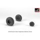 Armory Aw35304 1/35 Ah-64 Apache Wheels W/ Weighted Tires Ribbed Hubs