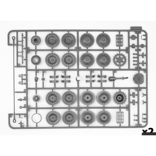 Icm Ds3524 1/35 Panzerwaffe Steel Cats Plastic Model Kit