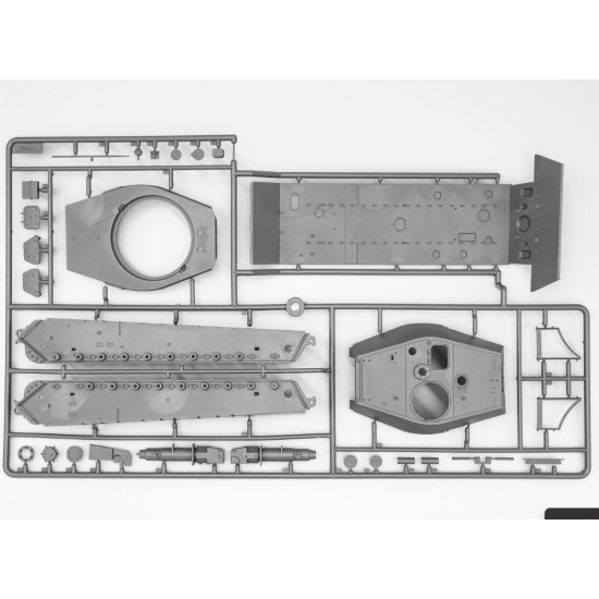 Icm Ds3524 1/35 Panzerwaffe Steel Cats Plastic Model Kit