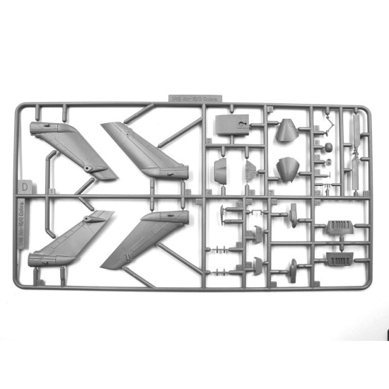 Icm 48298 1/48 Ah 1g Cobra And M8a1 Us Landing Mat Plastic Model Kit