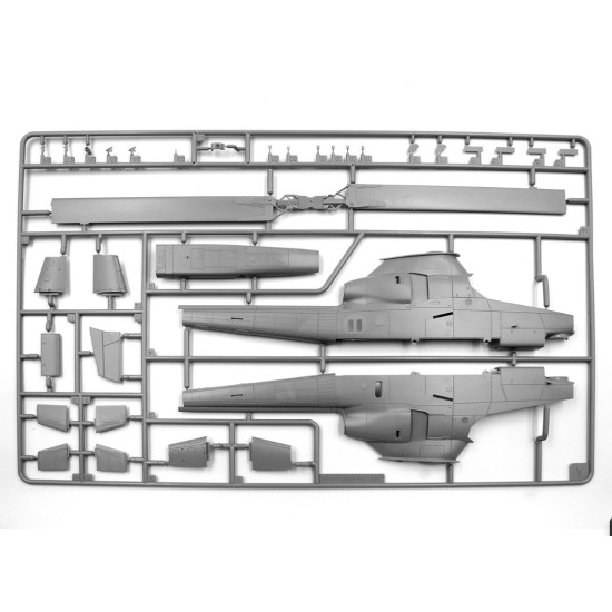 Icm 48298 1/48 Ah 1g Cobra And M8a1 Us Landing Mat Plastic Model Kit