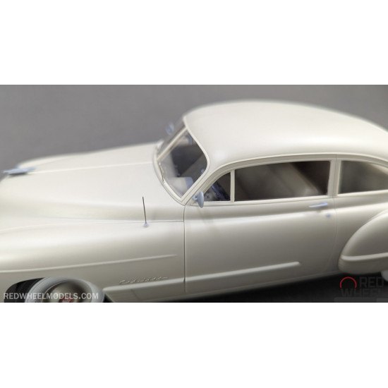 Red Wheel 25004 1/25 1948 Cadillac Series 62 Club Coupe Full Resin Kit