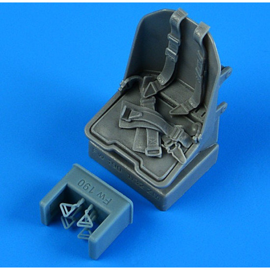 Quickboost 32333 1/32 Fw 190a/F/D Seat With Seatbelts For Zoukei Mura Quickboost 32333 1/32 Fw 190a/F/D Seat With Seatbelts For Zoukei Mura