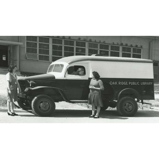 Ace 72597 1/72 Wc-26 1/2 Ton Carryall Truck Plastic Model Kit