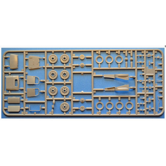 Ace 72600 1/72 Us G7106 1/5t 4/4 Cargo/Dump Truck Plastic Model Kit Ace 72600 1/72 Us G7106 1/5t 4/4 Cargo/Dump Truck Plastic Model Kit