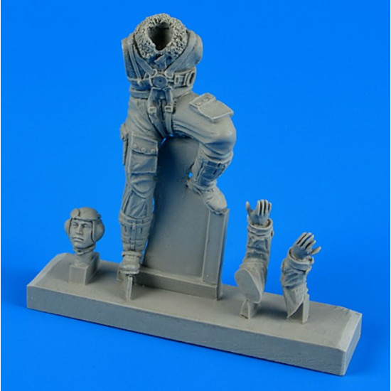 Aerobonus 320049 1/32 German Luftwaffe Pilot Wwii For Bf 109 Late Resin Kit Aerobonus 320049 1/32 German Luftwaffe Pilot Wwii For Bf 109 Late Resin Kit