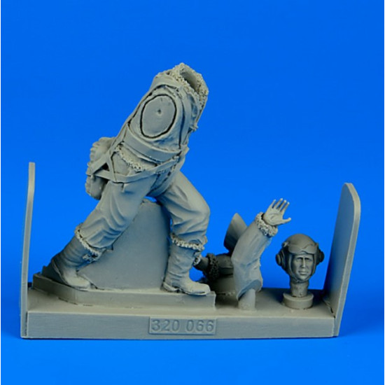 Aerobonus 320066 1/32 R.a.f. Fighter Pilot Wwii Resin Kit Aerobonus 320066 1/32 R.a.f. Fighter Pilot Wwii Resin Kit