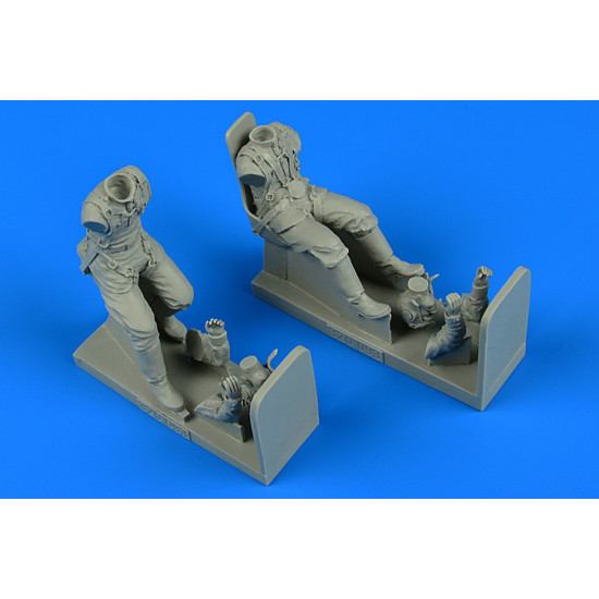 Aerobonus 320093 1/32 Soviet Wwii Pilot And Gunner For Il-2m3 Sturmovik Wit Seat