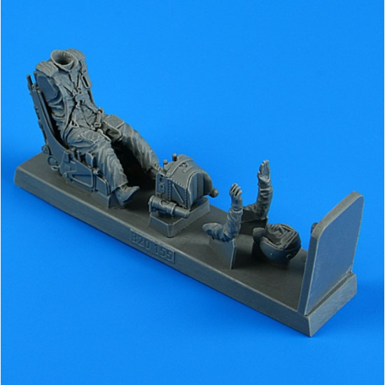 Aerobonus 320155 1/32 Soviet Pilot With Ej. Seat For Su-25 Resin Kit Aerobonus 320155 1/32 Soviet Pilot With Ej. Seat For Su-25 Resin Kit