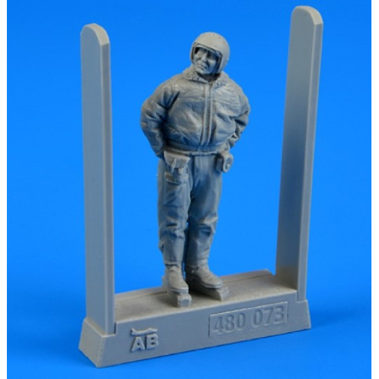 Aerobonus 480073 1/48 Soviet Air Force Fighter Pilot Winter Suit Resin Kit Aerobonus 480073 1/48 Soviet Air Force Fighter Pilot Winter Suit Resin Kit