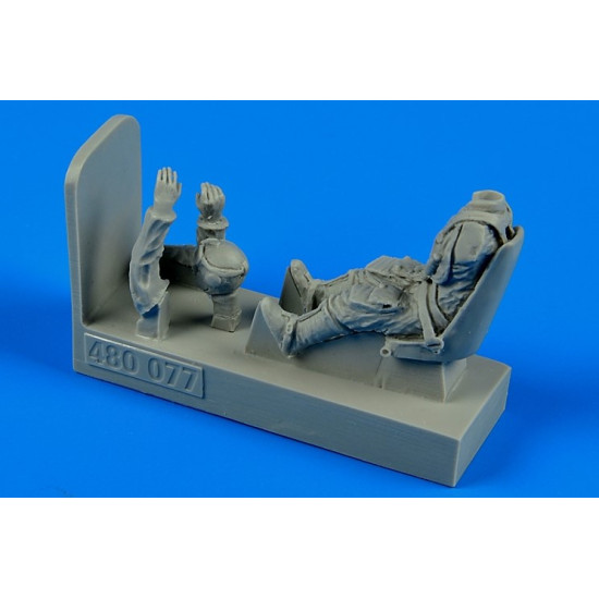 Aerobonus 480077 1/48 German Wwii Luftwaffe Pilot With Seat For Bf 109e Resin Aerobonus 480077 1/48 German Wwii Luftwaffe Pilot With Seat For Bf 109e Resin