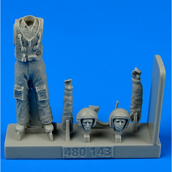 Aerobonus 480143 1/48 Soviet Pilot With Life Jacket - The Cold War Period Aerobonus 480143 1/48 Soviet Pilot With Life Jacket - The Cold War Period