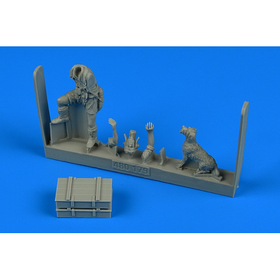 Aerobonus 480179 1/48 Middle East Allied Pilot Wwii With Dog