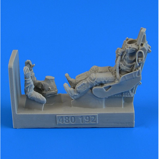 Aerobonus 480192 1/48 Usaf Fighter Pilot For F-5a/C With Ejection Seat Resin Kit