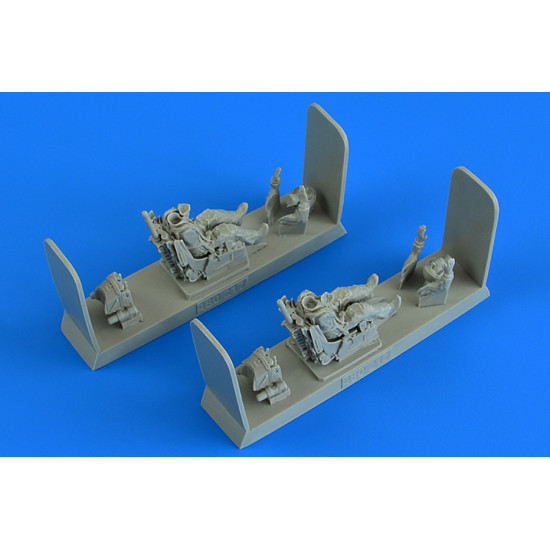 Aerobonus 480217 1/48 Modern Soviet Fighter Pilot And Operator With Ej Seat For Mig-31 Foxhound Aerobonus 480217 1/48 Modern Soviet Fighter Pilot And Operator With Ej Seat For Mig-31 Foxhound