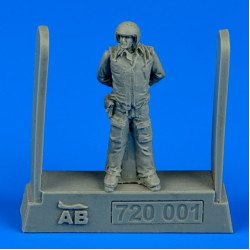 Aerobonus 720001 1/72 Soviet Air Force Fighter Pilot Resin Kit