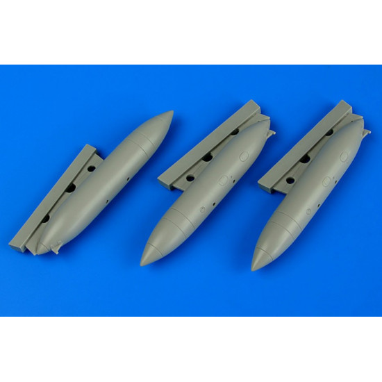 Aerobonus 720015 1/72 F/A-18a/C Hornet External Fuel Tanks Resin Kit Aerobonus 720015 1/72 F/A-18a/C Hornet External Fuel Tanks Resin Kit
