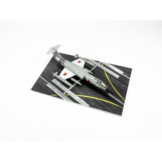 Red Fox Db-72014 1/72 3d Diorama Base Modern Nato Airfield Type 2 250x160mm