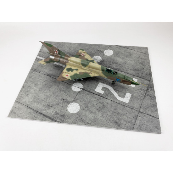 Red Fox Db-48006 1/48 3d Diorama Base Modern Nato Airfield Type 7 380x320mm Red Fox Db-48006 1/48 3d Diorama Base Modern Nato Airfield Type 7 380x320mm