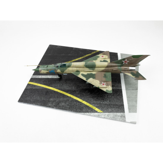 Red Fox Db-48009 1/48 3d Diorama Base Modern Nato Airfield Type 10 300x230mm Red Fox Db-48009 1/48 3d Diorama Base Modern Nato Airfield Type 10 300x230mm