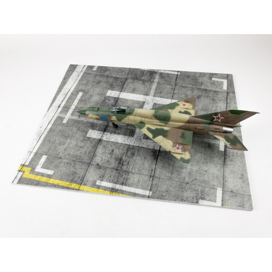 Red Fox Db-48010 1/48 3d Diorama Base Modern Nato Airfield Type 8 380x320mm Red Fox Db-48010 1/48 3d Diorama Base Modern Nato Airfield Type 8 380x320mm