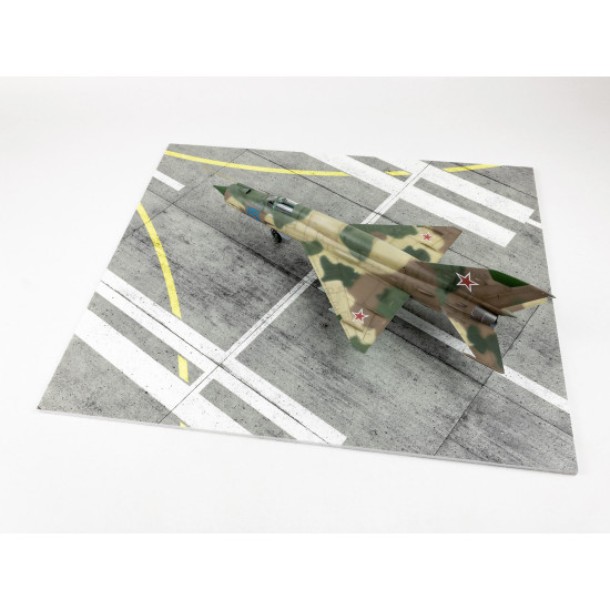 Red Fox Db-48011 1/48 3d Diorama Base Modern Nato Airfield Type 9 380x320mm Red Fox Db-48011 1/48 3d Diorama Base Modern Nato Airfield Type 9 380x320mm