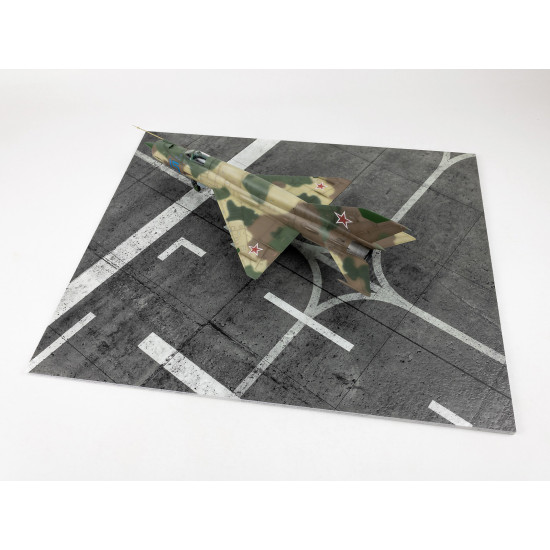 Red Fox Db-48012 1/48 3d Diorama Base Modern Nato Airfield Type 10 380x320mm Red Fox Db-48012 1/48 3d Diorama Base Modern Nato Airfield Type 10 380x320mm