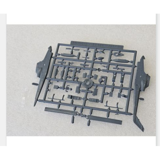 Miniwing 371 1/144 Bell Ah-1g Cobra In Vietnam War Plastic Model Kit Miniwing 371 1/144 Bell Ah-1g Cobra In Vietnam War Plastic Model Kit