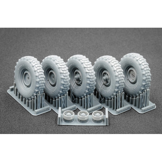 Scalex Wm-35023s 1/35 Unimog 404 11 0r20 X Sagged V2 Sagged Wheel Set