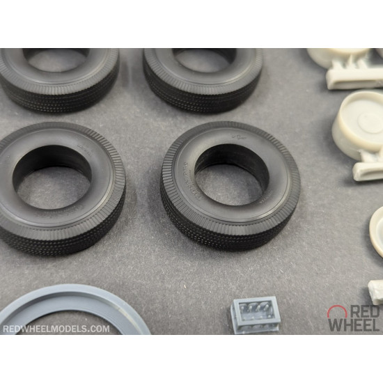 Red Wheel 25005 1/25 47-52 Cadillac Sombrero Wheels Set Resin Model