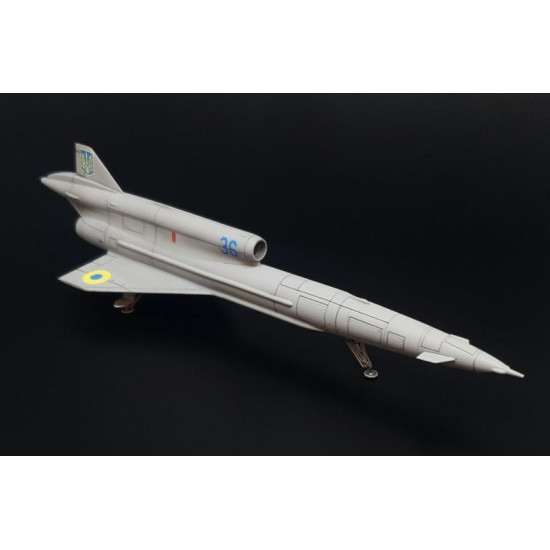 Brengun Brs72025 1/72 Tu-141 Strizh Resin Constr Kit Of Soviet Jet Drone
