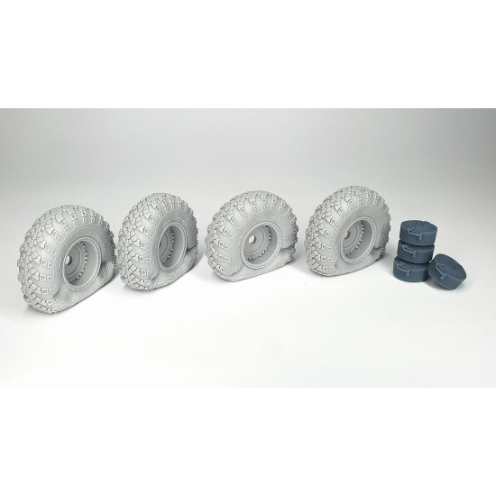 Pimp My Miniatures Afvs35-246 1/35 Btr-80 / Btr-80a Apc Road Wheels Flat Tires Right Side For Trumpeter