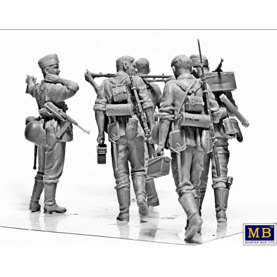Master Box 35249 1/35 Hot Summer 1941 German Infantry Ww2 Era Plastic Figures Kit
