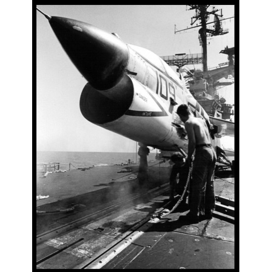 Lmg Ma-31 1/72 Aircraft Elevator Of American Carriers Cva 31 Uss Bon Homme Richard Deck