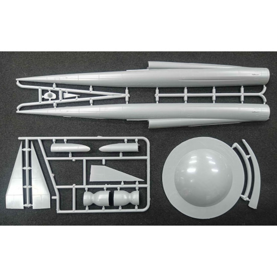 Mikro Mir 72-032 1/72 Supersonic Low-altitude Missile Pluto Plastic Model Kit