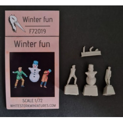 White Stork Miniatures F72019 1/72 Winter Fun Figures Civilians Resin Unpainted Unassembled