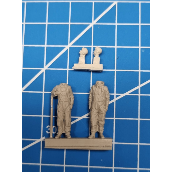 White Stork Miniatures F72030 1/72 Polish Pilots Ww2 Resin Unassembled Unpainted