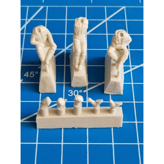 White Stork Miniatures F72070 1/72 British Tankers Winter 1944/45 Resin Unassembled Unpainted