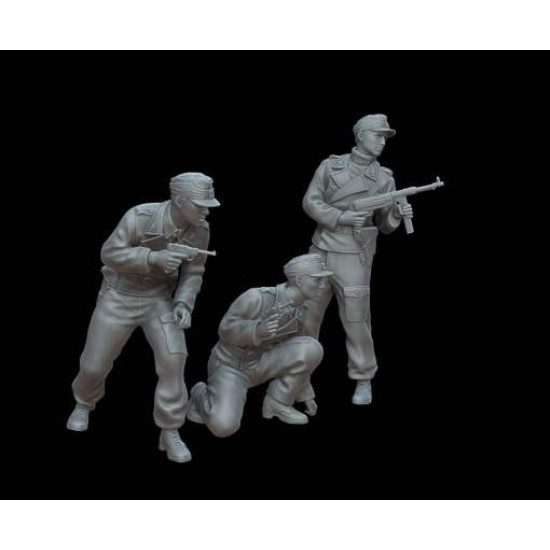 White Stork Miniatures F72108 1/72 German Tanker Evacuation 1944-1945 Resin Unassembled Unpainted