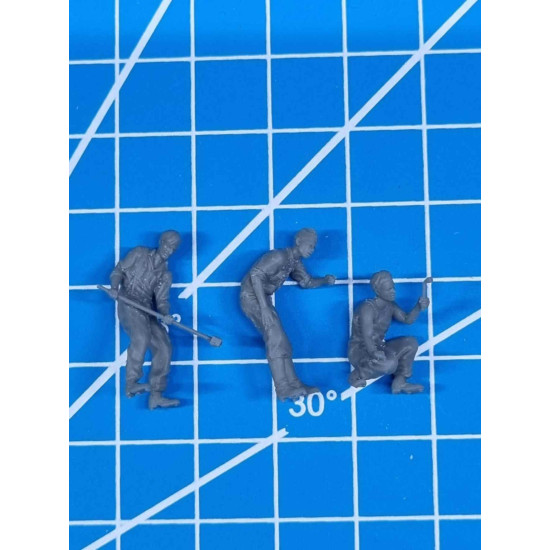 White Stork Miniatures F72129 1/72 German Tank Repair Crew Resin Unassembled Unpainted