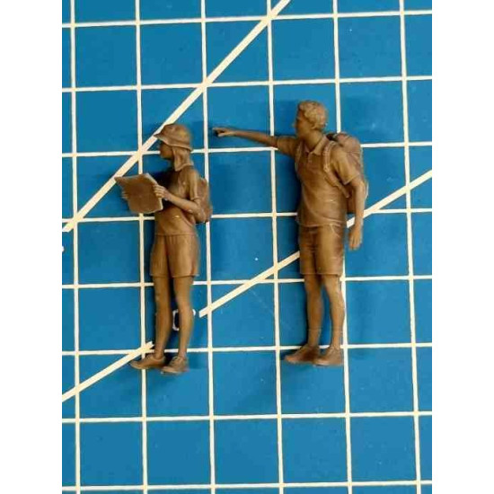 White Stork Miniatures F48015 1/48 Tourists Resin Unpainted Kit