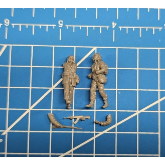 White Stork Miniatures P72002 1/72 Chernobyl Stalkers Postapo 2 Resin Kit