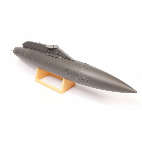 Kopecky Scale Models 32026 1/32 F-16 600 Gallons Fuel Tanks And Pylons Resin Kit